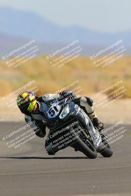 media/Oct-08-2022-SoCal Trackdays (Sat) [[1fc3beec89]]/Turn 16 (125pm)/